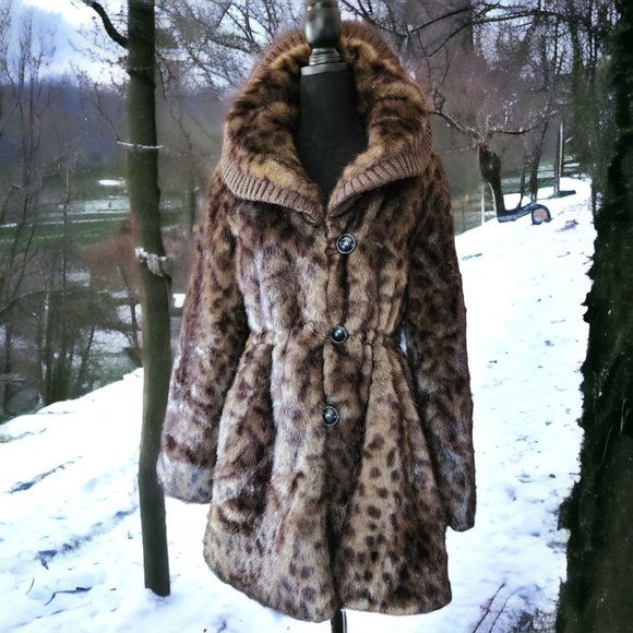 CHOKOLAT Faux Fur Jacket w High Collar Size SMALL - Picture 2 of 12